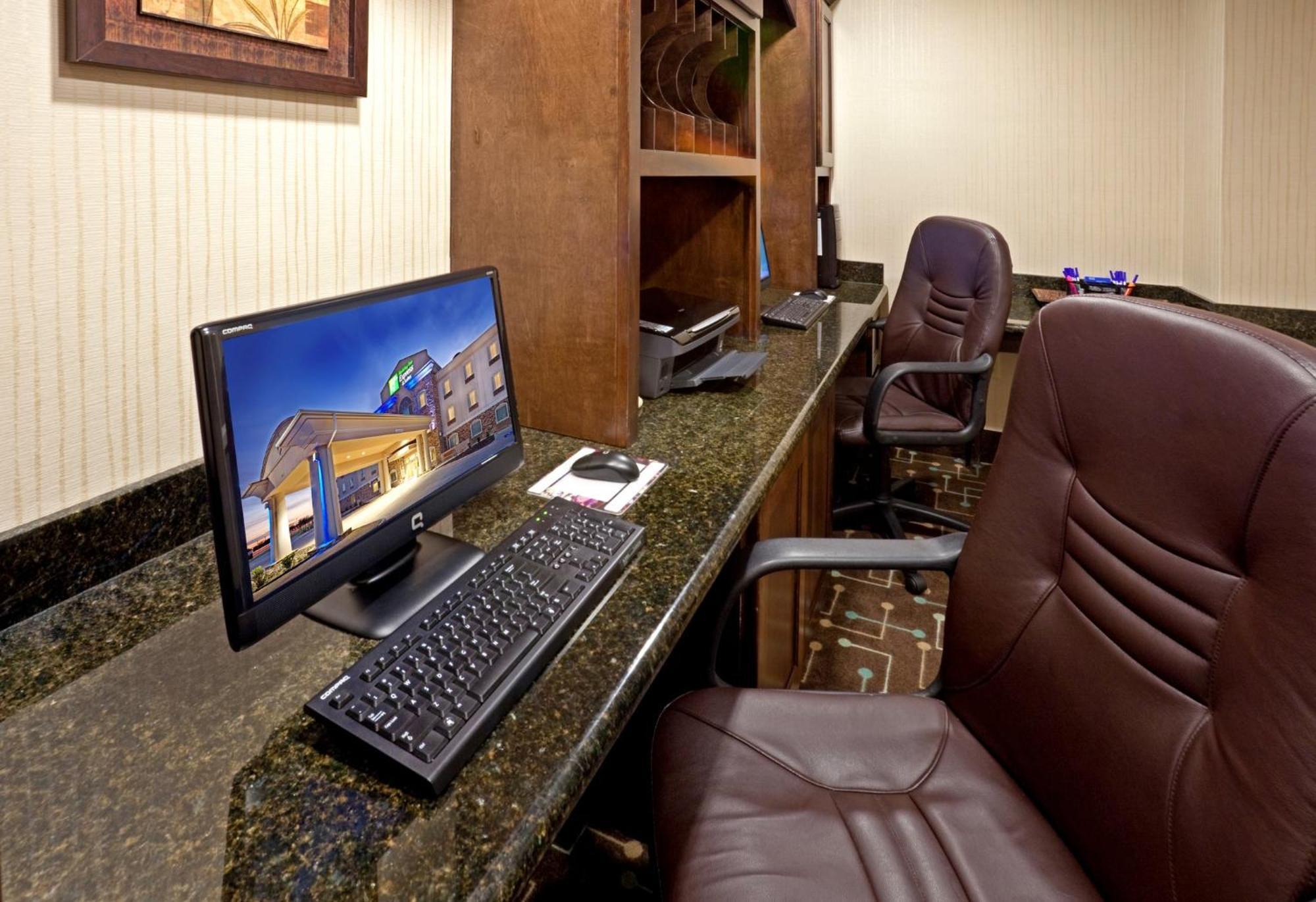 Holiday Inn Express Hotel & Suites Cedar Hill By Ihg Екстериор снимка